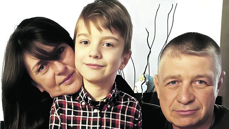 Подружжя з Волині 14 років чекало на появу дитини і вже 9 років бореться з рідкісною хворобою сина