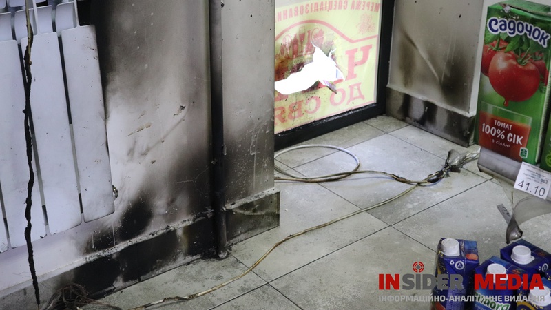 Вночі підпалили магазин родички Підгайцівського сільського голови. ФОТО