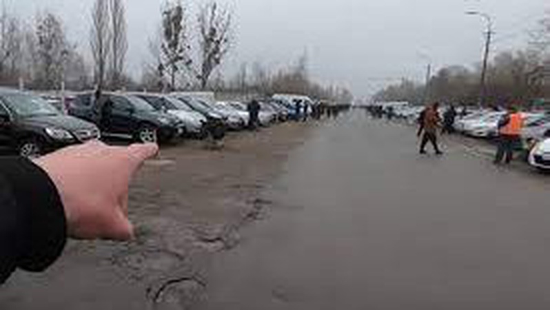 Безкоштовно користувався землею 6 років: луцький автобазар заплатить місту 2 мільйони гривень