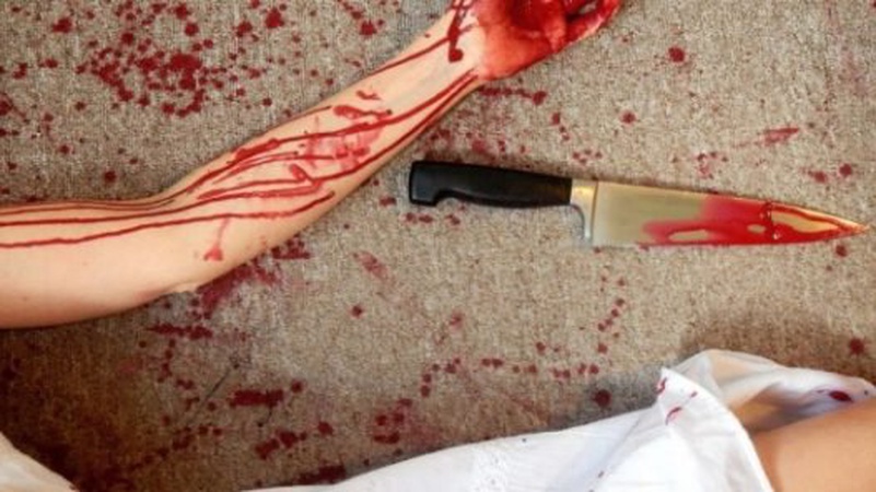 У селищі на Волині зарізали жінку