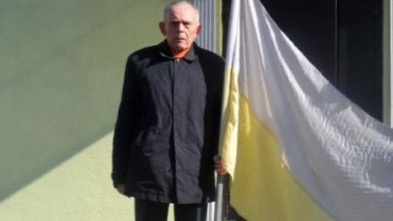 На Волині присвоїли звання почесного громадянина чоловіку, який першим у місті вийшов із синьо-жовтим прапором