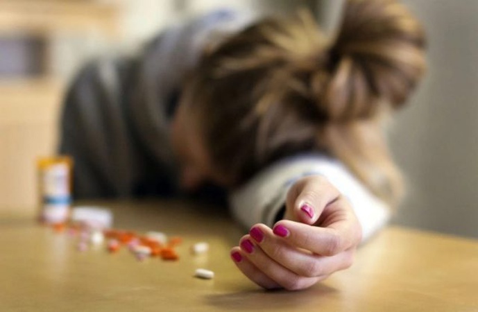 У Рівному школярка проковтнула 40 пігулок: на батьків можуть відкрити кримінал