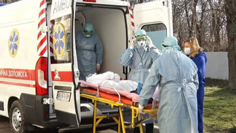 В Україні кількість заражень COVID-19 за добу більш ніж учетверо перевищила кількість одужань