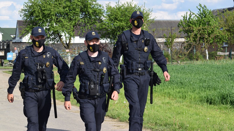 Біля ресторану під Луцьком затримали хлопця з наркотиками