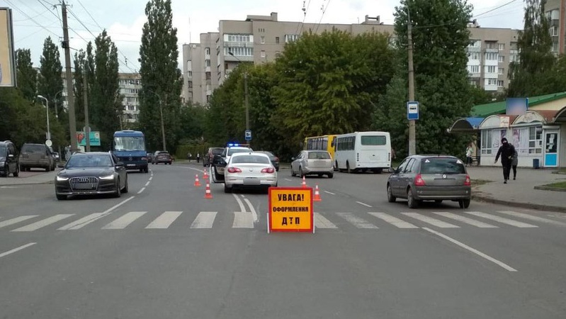 У Луцьку на переході легковик збив 10-річного хлопця