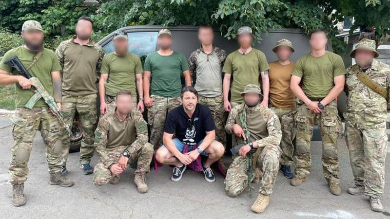 Сергій Притула доставив на передову придбаний для бійців ОЗСП «Любарт» автомобіль