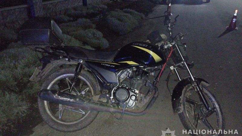 На Волині неповнолітній мотоцикліст збив людину