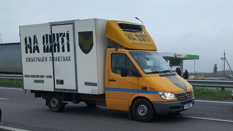 До Луцька «на щиті» везуть полеглих на фронті Героїв: просять гідно зустріти