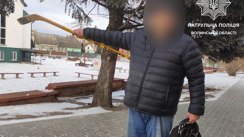 У Ковелі неадекват зайшов до медичного закладу з наркотиками