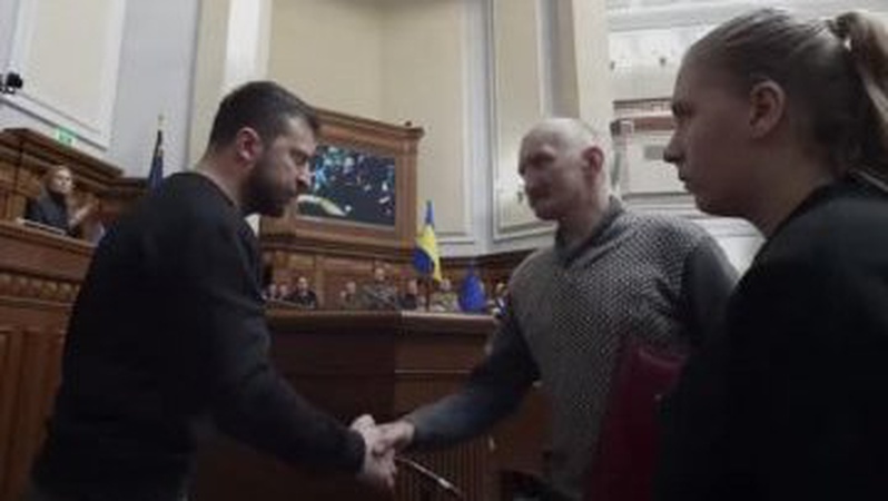 Зеленський присвоїв звання Героя України волинянину Віталію Пархомуку. ФОТО