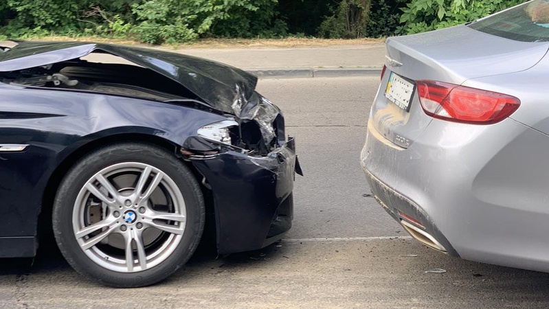 У Луцьку на Глушець зіткнулися два авто: рух ускладнений. ФОТО