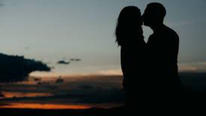 У Львові неповнолітнього оштрафували за секс на зупинці