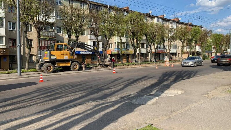 На проспекті Волі в Луцьку перекрили рух транспорту