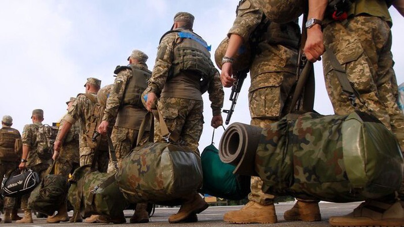 Військові просять дати можливість мобілізовувати більше людей, - Зеленський