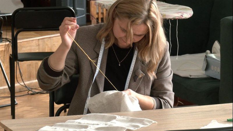 У Луцьку майстрині влаштували семигодинну вишивальну толоку