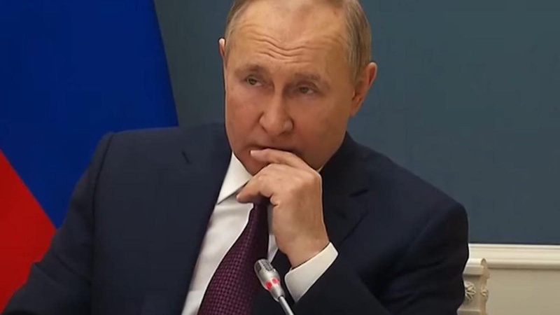 путін показово зустрівся з генералами, щоб зняти із себе відповідальність за провали у війні - британська розвідка