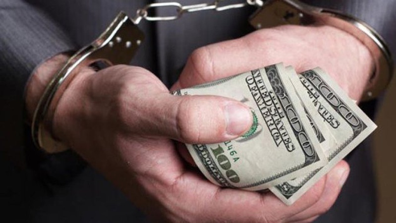 За 200 доларів хабаря слідчій волинянин сидітиме 4 роки