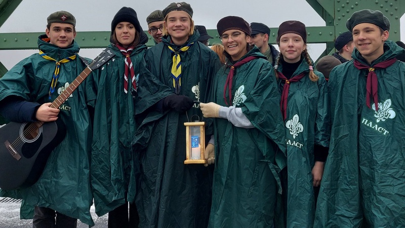 Пластуни з Луцька привезли вогонь миру