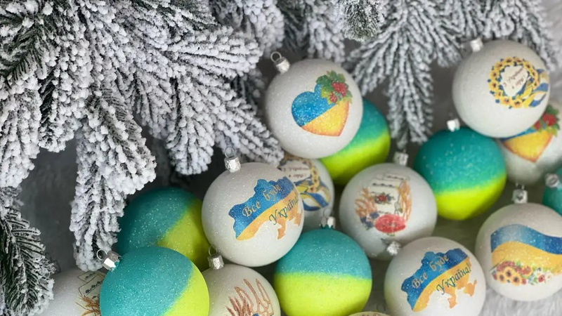 Луцьких підприємців просять прикрашати вітрини у патріотичних кольорах