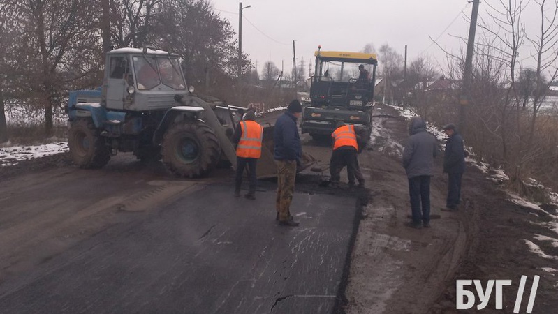 В Іваничах відремонтували аварійний міст та частину дороги