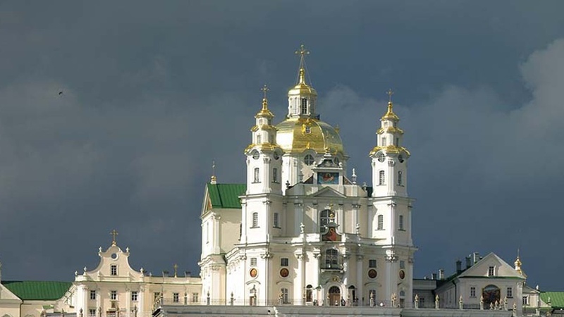 Розпочали процес повернення Почаївської лаври державі, – Мінкульт