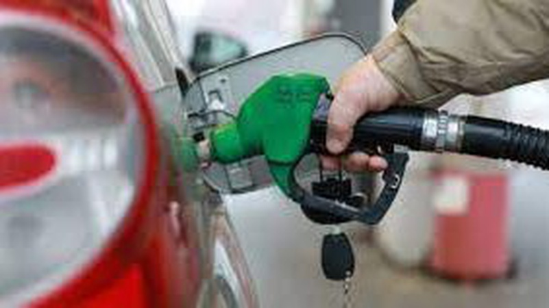 Бензин та дизель можуть здешевшати на 4 грн за літр - експерт