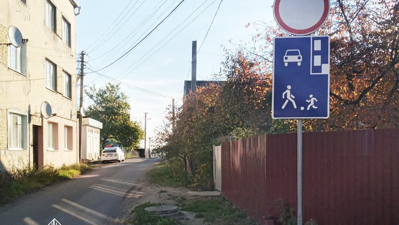 Ображав поліцейського: у Луцьку оштрафували водія, який не помітив новий дорожній знак. ВІДЕО