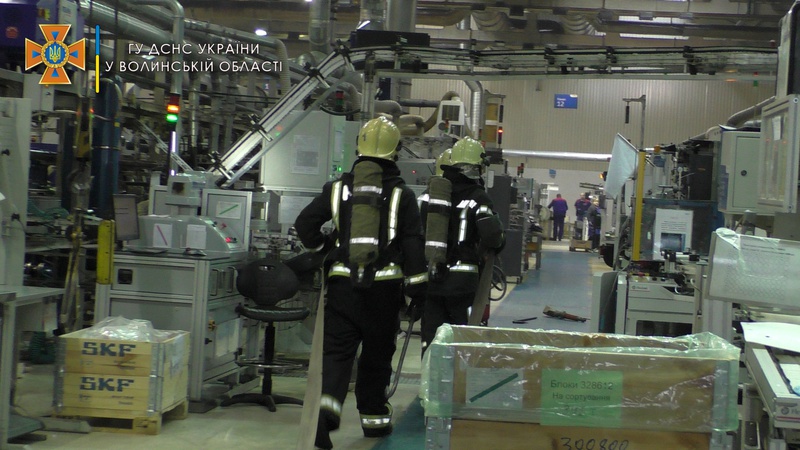 Що робили пожежники на луцькому підшипниковому заводі. ФОТО