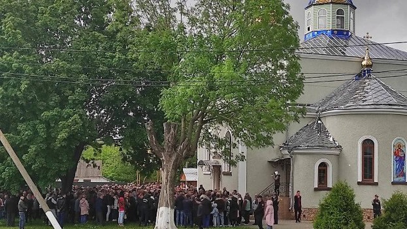 885 прихожан релігійної громади у Рожищі підтримало перехід в ПЦУ