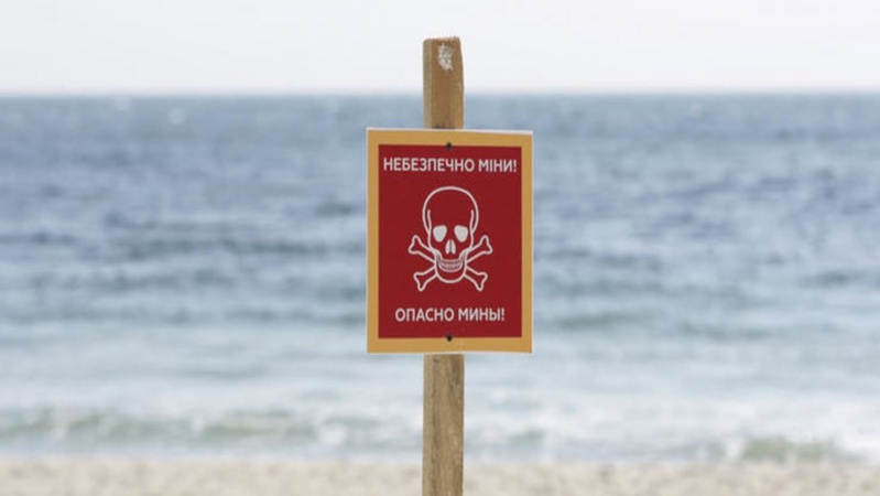 Під час відпочинку на пляжі Одещини людина підірвалася на міні