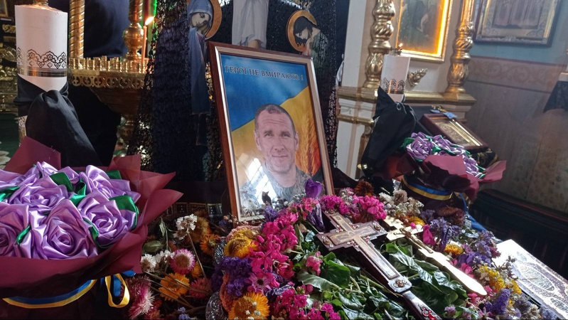 На Волині попрощалися із загиблим Героєм Валентином Степком. ФОТО