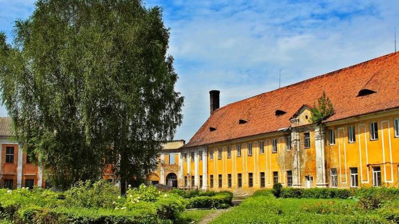 В Олицькому замку тривають археологічні роботи