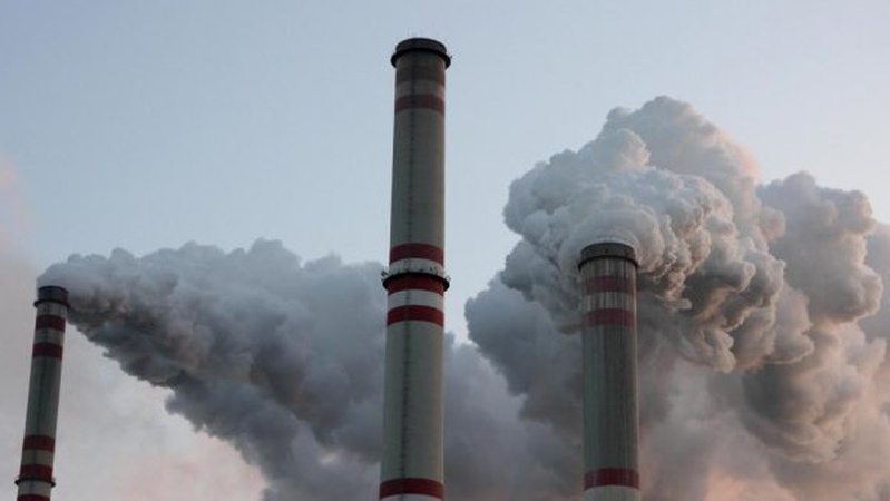 Волинянин виліз на димову трубу котельні і погрожував стрибнути