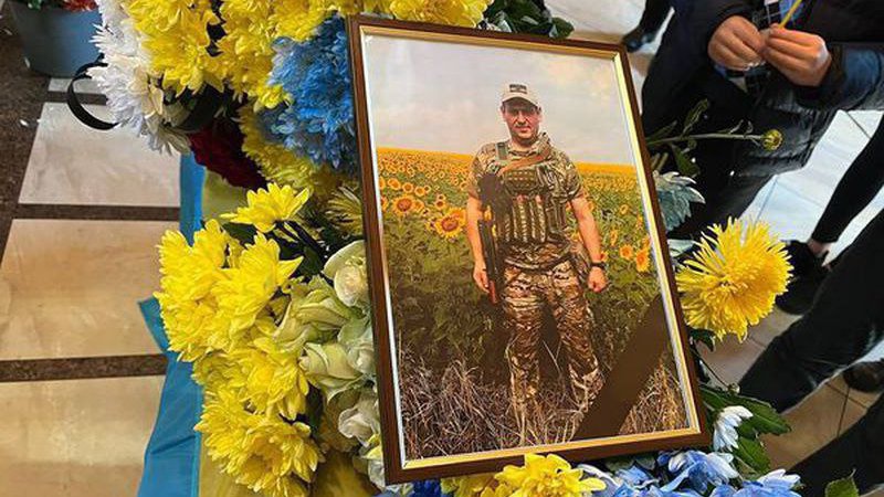 «Про смерть коханого здогадалась з соцмереж», - дружина про загиблого Героя Андрія Сапігу з Волині