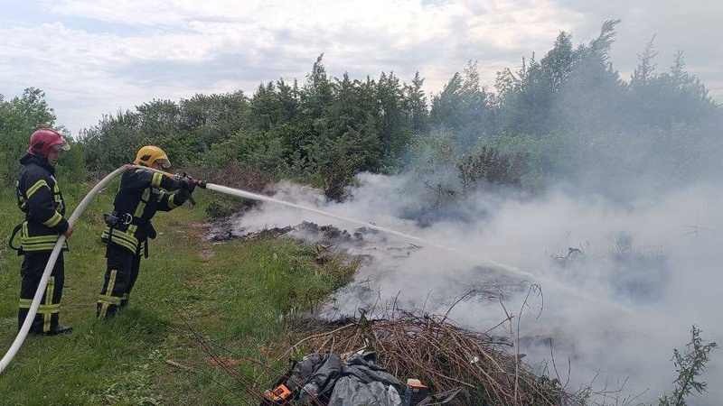 У Ковелі горіла купа сміття