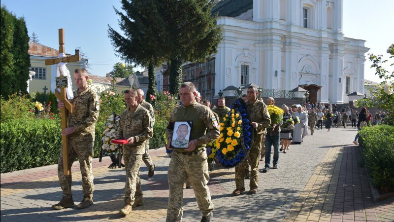 У Луцьку попрощалися із загиблим Героєм у Миколаєві Юрієм Петровським