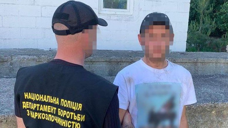 У місті на Волині затримали чоловіка з психотропами на 90 тисяч гривень