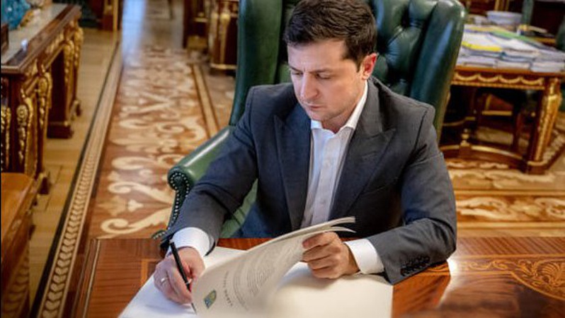 Президент відзначив державними нагородами понад 100 захисників України