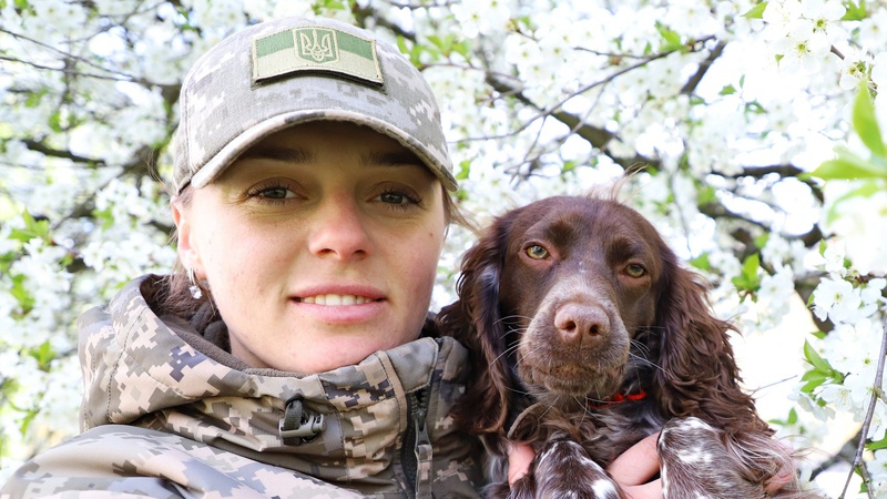 Волинська прикордонниця чекає з полону коханого та собак