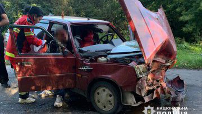 На Волині п’яний водій Volkswagen влетів у ЗАЗ: є постраждала. ФОТО