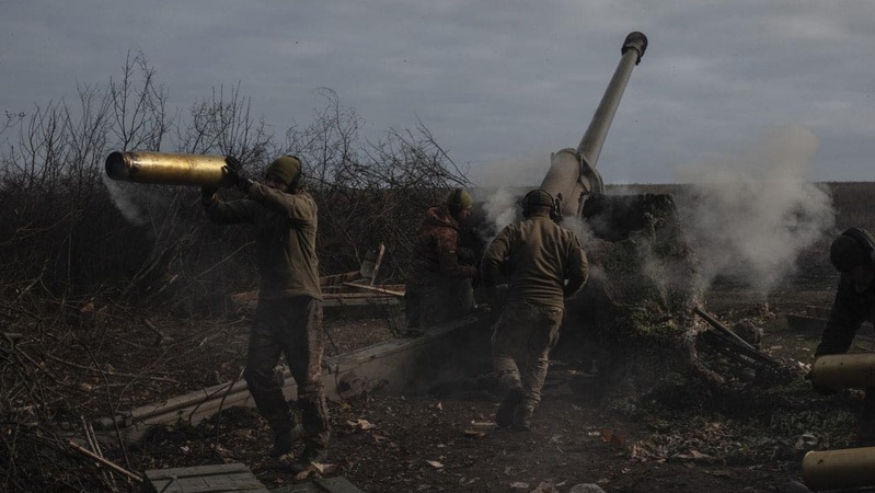 рашисти завдали ракетного удару по цивільній інфраструктурі Святогірська та Краматорська