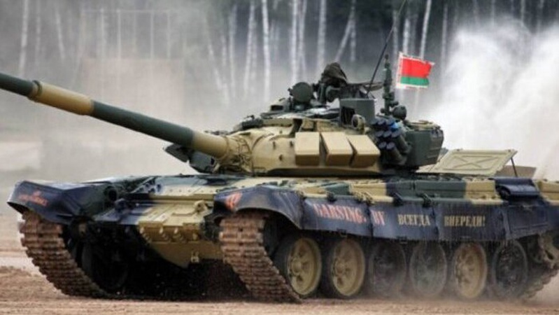 Білорусь перекинула до кордону з Литвою десятки танків