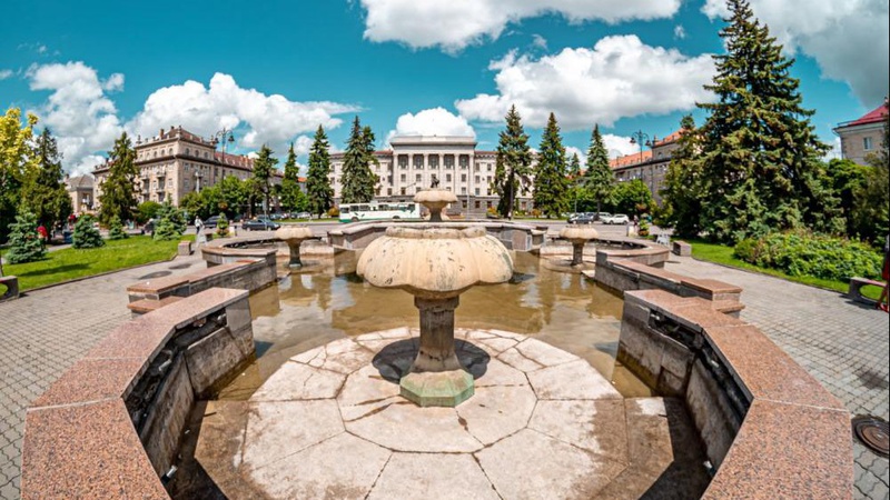 Коли запрацюють фонтани у Луцьку