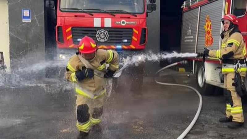 На Волині рятувальники оригінально провели на пенсію колегу