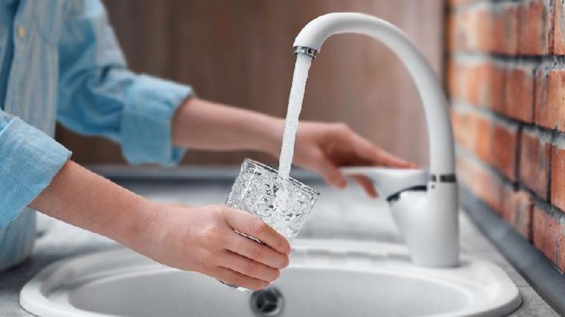 У Луцьку, через порив водопроводу, перебої з водопостачанням