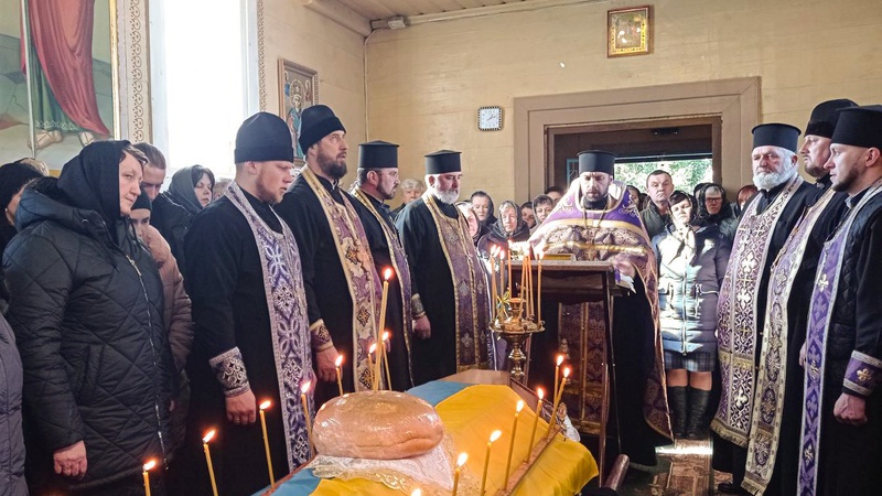 На Волині попрощалися із Героєм Олегом Пастуховим. ФОТО