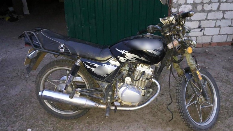 У селі на Волині під час руху впали мотоцикліст із пасажиром