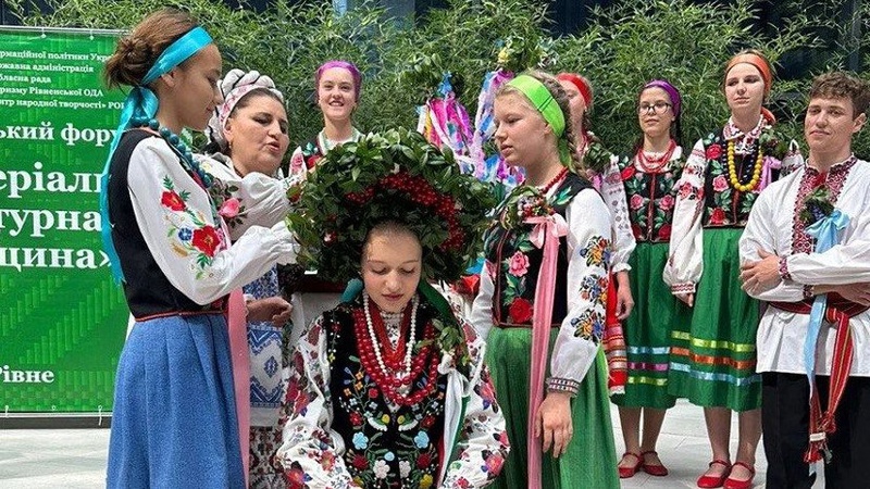 Громада з Волині презентувала «Читання корони» на Всеукраїнському форумі