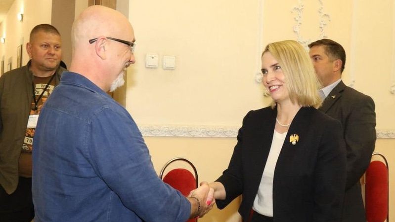 «Я зосереджена на тому, щоб Україна отримала необхідне озброєння для боротьби», – посол США в Україні