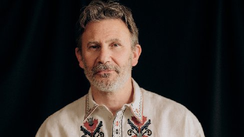 Французький режисер Мішель Хазанавічус одягнув вишиванку з волинським орнаментом